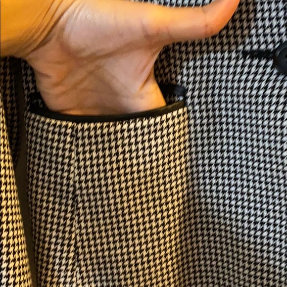 (Sold) Guess houndstooth blazer - Picture 3 of 7
